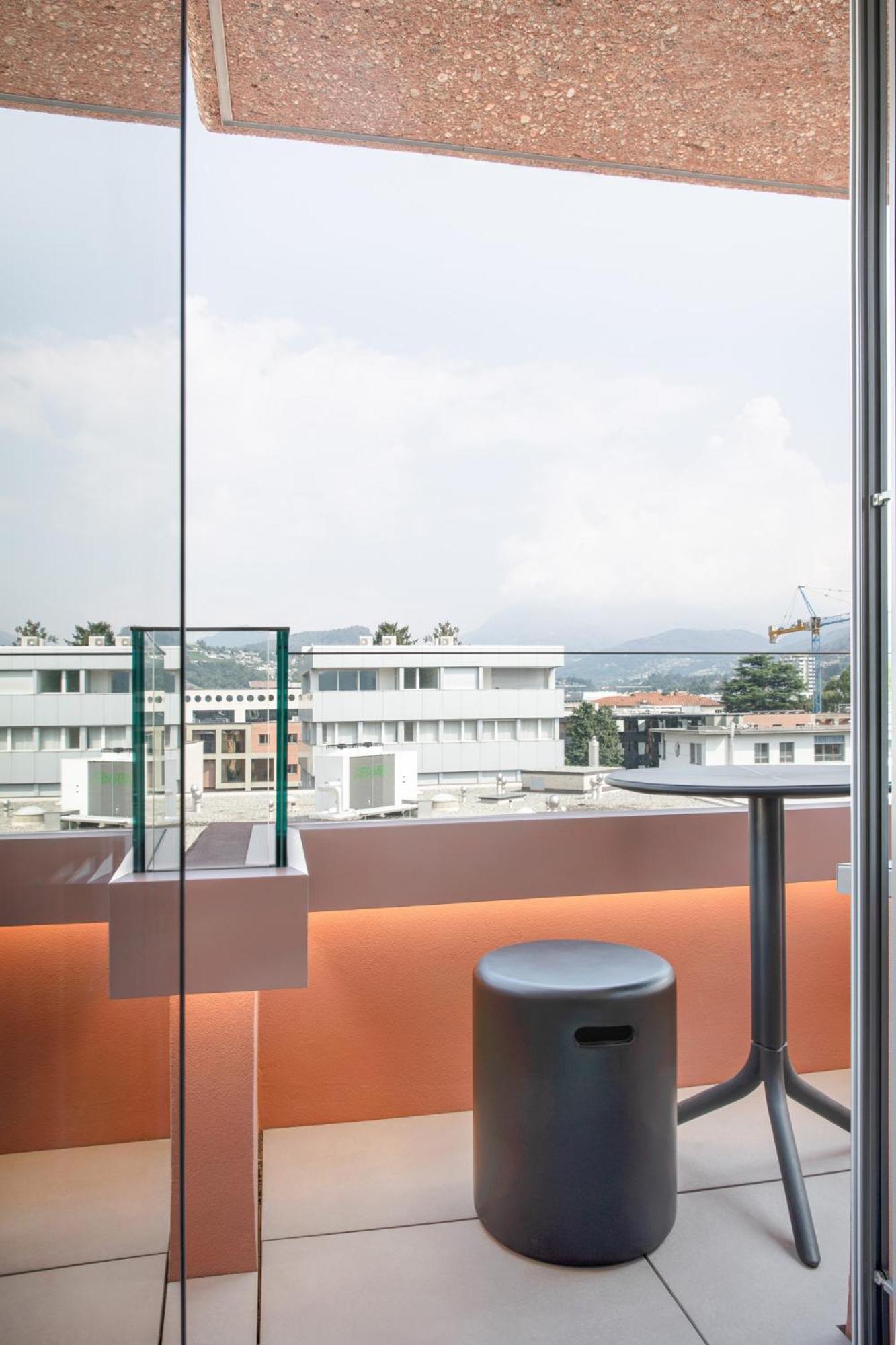 VISIONAPARTMENTS Lugano -self check-in — photo 6
