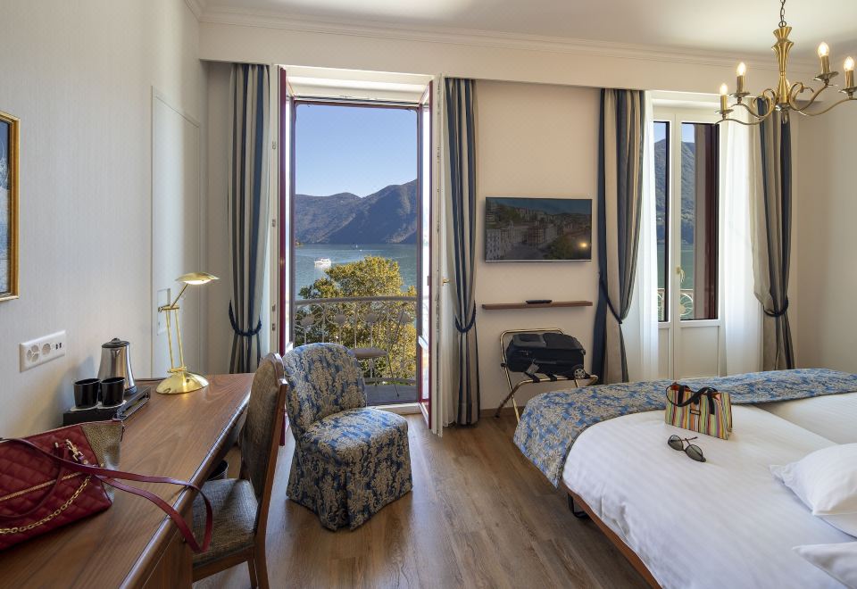 International au Lac Historic Lakeside Hotel